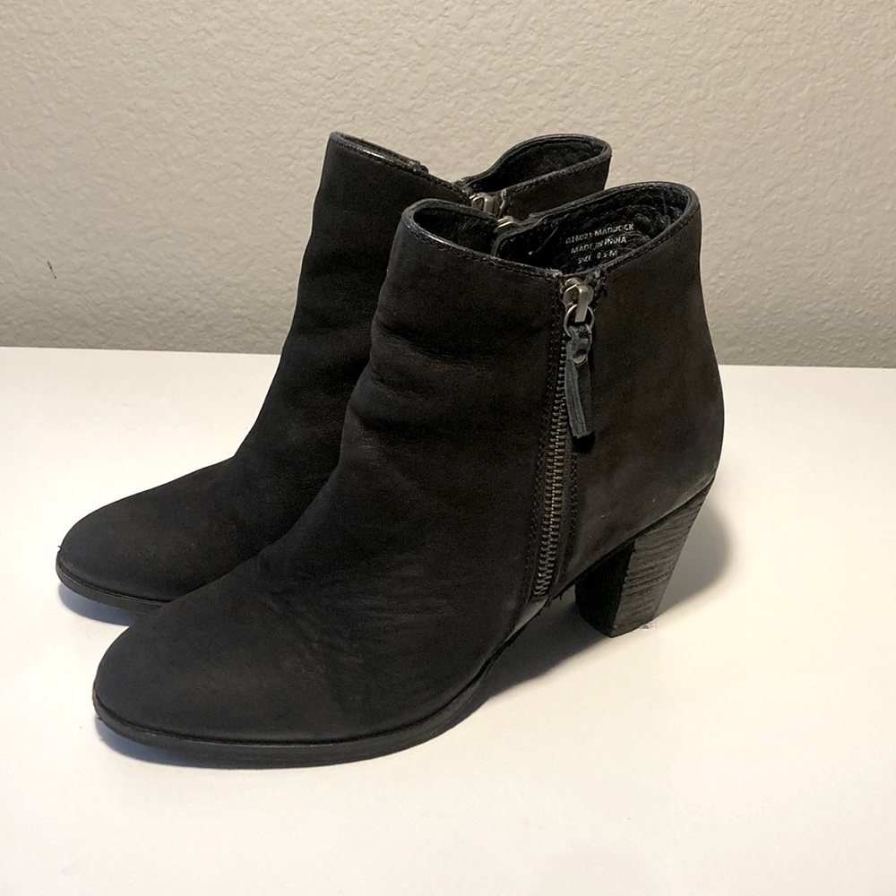 Black ankle boots/booties